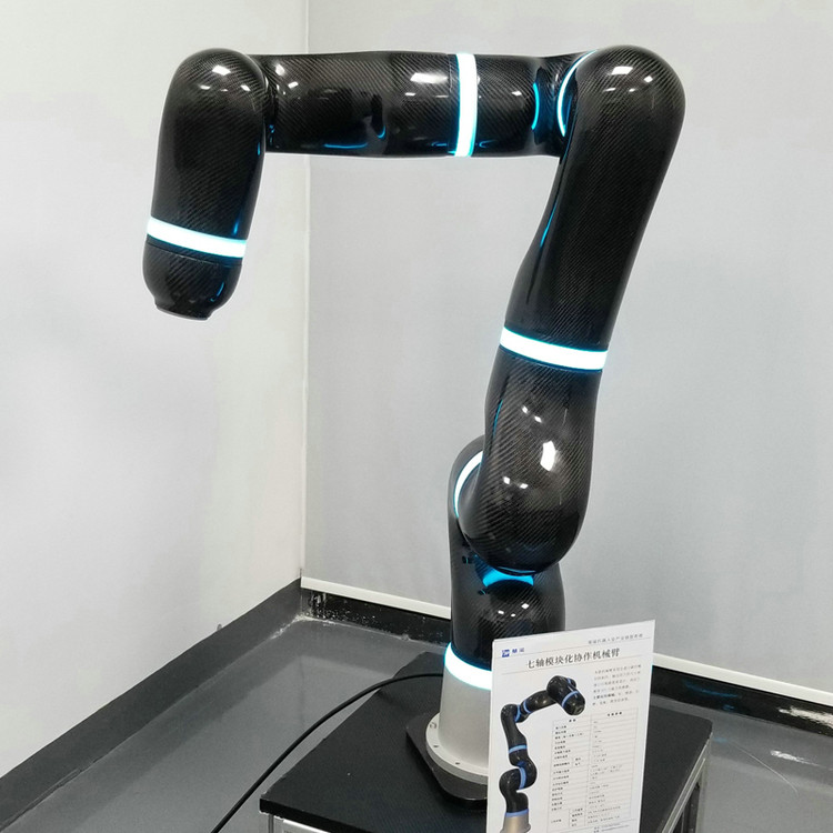 多关节机器人-碳纤维复合材料